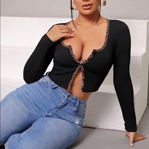 ✰ Cheetah Print Button Up ✰ - Picture 1 of 4